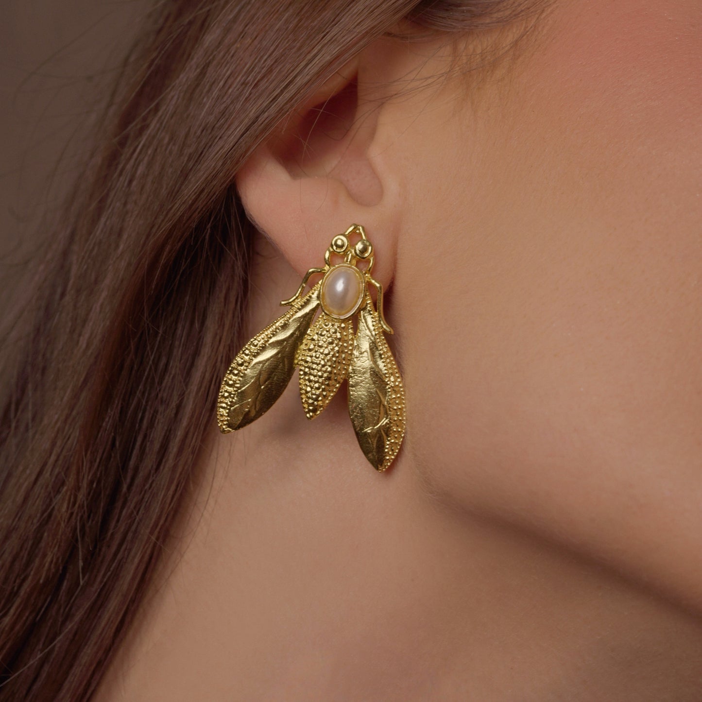 Queen Bee Pearl Earrings